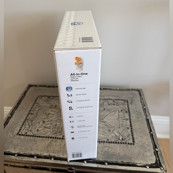 NEW Philips Sonicare DiamondClean Smart Electric Rechargeable Toothbrush, 2-pack - Picture 5 of 6